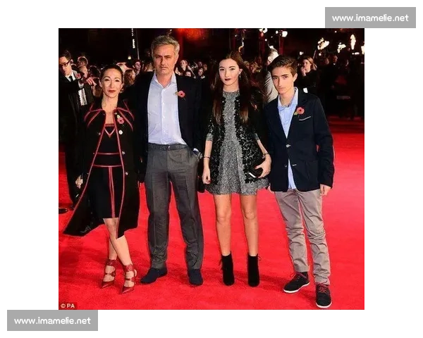 球迷文化的魅力与传承探讨:从热情追随到全球化影响的深刻解析 球迷文化的魅力与传承探讨:从热情追随到全球化影响的深刻解析